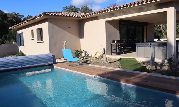 Ventiseri Villa | Villa '2 Chambres - Piscine Et Spa' with Private Pool, Wi-Fi and Air Conditioning