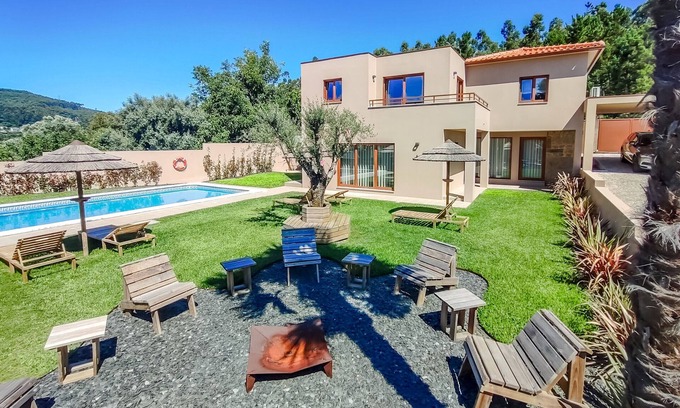 Barcelos Villa | Villa 240 V9- Luxury Holiday Home in Barcelos