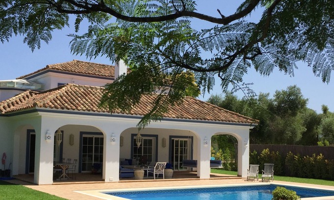 Sotogrande Villa | Villa 5 bedr/bath close to the beach 1,5 km