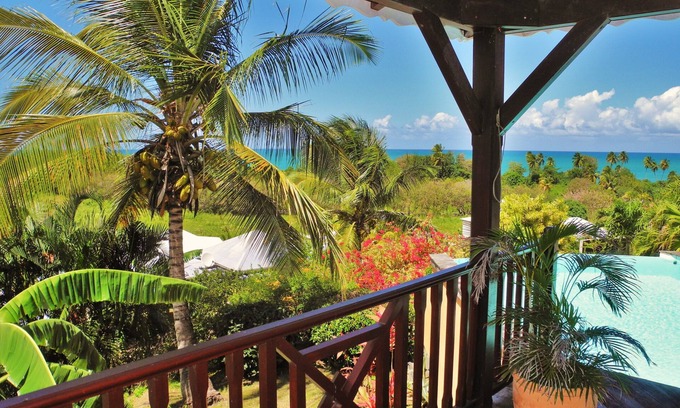 Sainte-Rose Villa | Villa 6/8 persons with swimming pool, panoramic view, 300 m from the beach