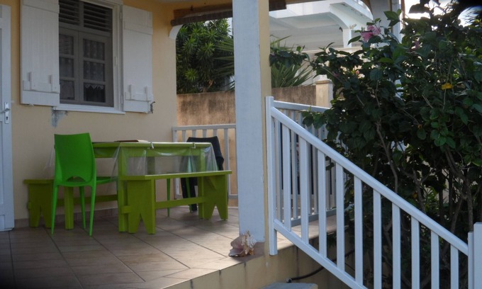 Morel Cottage | Villa Alamanda for 2-4 people less than 50 meters from the Caribbean Sea