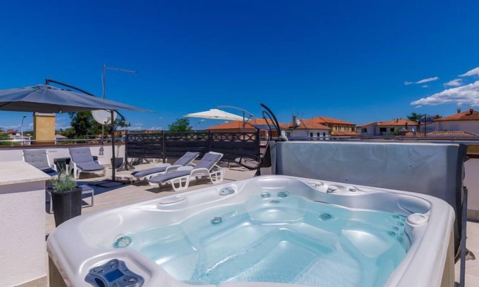 Umag Apartment | Villa Alpa by Interhome