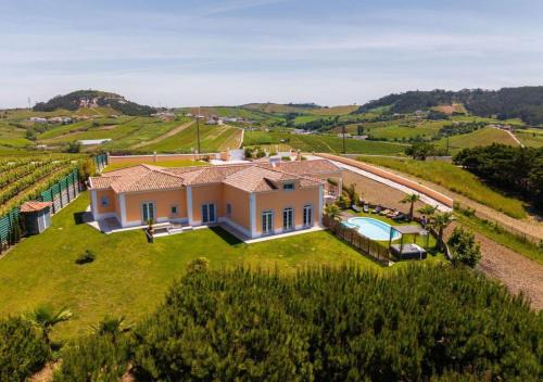 Ferrel Villa | VILLA ALTUS near Ericeira with swimming pool, jacuzzi and 2 games room