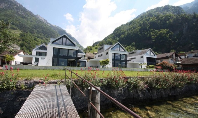 Ruetli House | Villa am See 1/Beach House