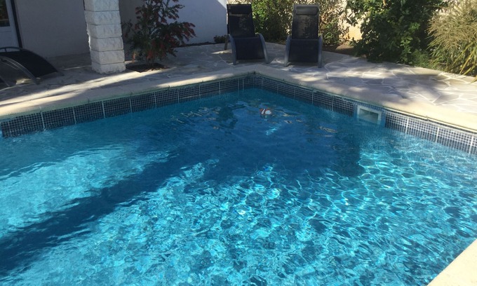 Lattes Villa | Villa and pool near the sea