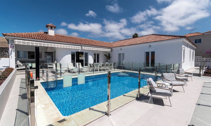 Callao Salvaje Villa | Villa Andrea Rose by Tenerife Villas Online
