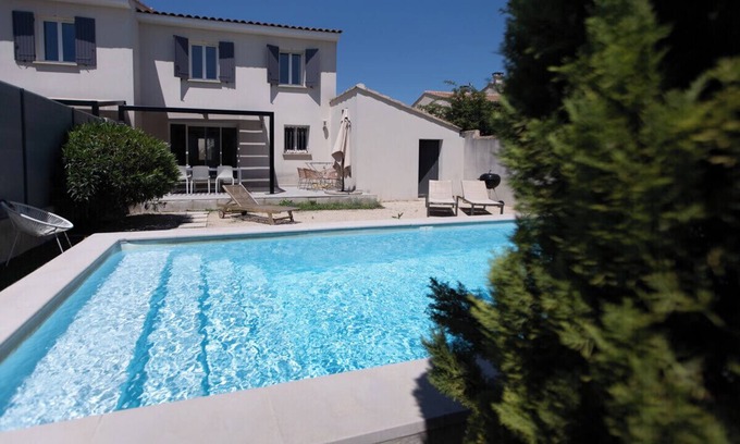 L'Isle-sur-la-Sorgue House | Villa Anna - piscine privée proche du centre historique