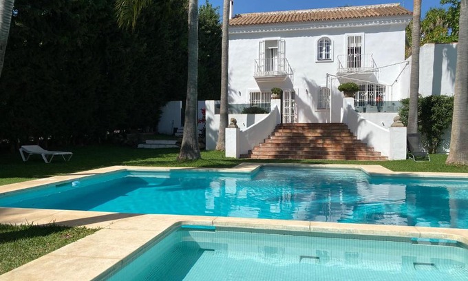 New Golden Mile Villa | Villa Aqua prívate six suite bedrooms with large pool
