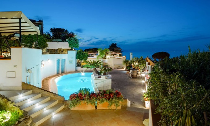 Casamicciola Terme Villa | Villa Araucaria Rent for