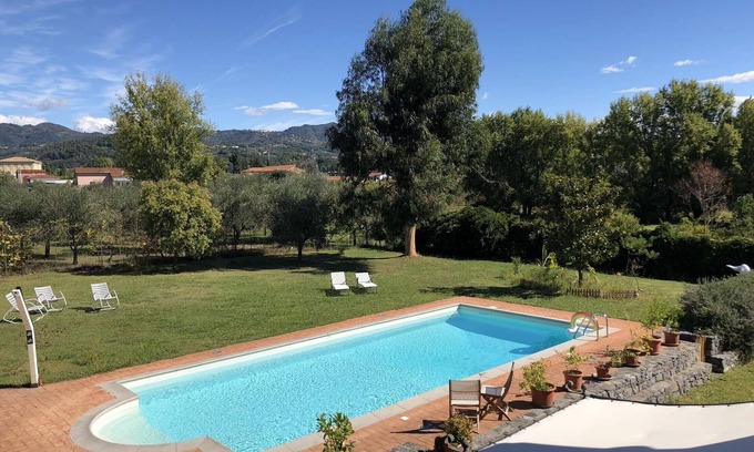 Sarzana Villa | VILLA ARTE 12 PAX Luxury country house with Pool, BBQ WiFi near 5 Terre