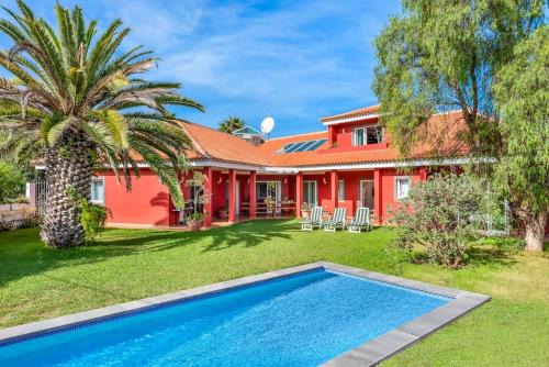 Puerto de la Cruz Villa | Villa Artigar, garden, swimming pool and bbq.