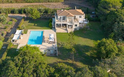 Pyrgos Villa | Villa Astoria