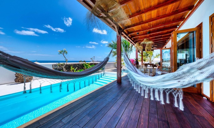 Puerto del Carmen Ski Chalet | Villa Bali sea view