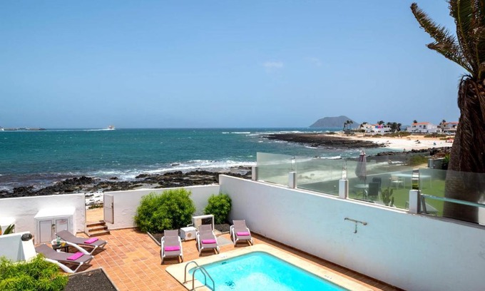 Corralejo Villa | Villa Bella Vista by Villa Plus