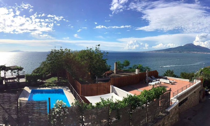 Pogerola Villa | Villa Bikini, a paradise on the rock steep above the sea with swimming pool.