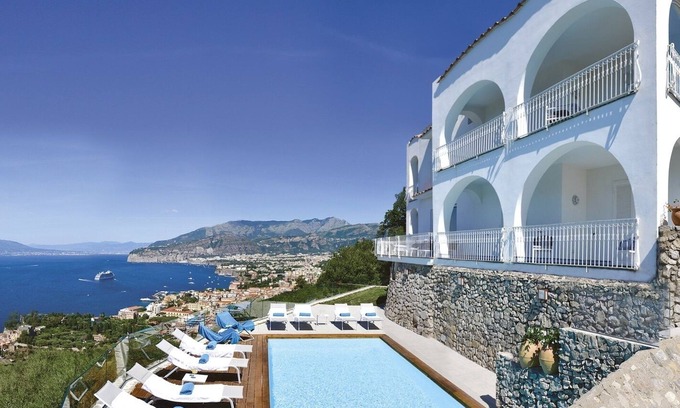 Sorrento Historic Centre Villa | VILLA BLUMARINE - Six Bedroom Villa, Sleeps 12