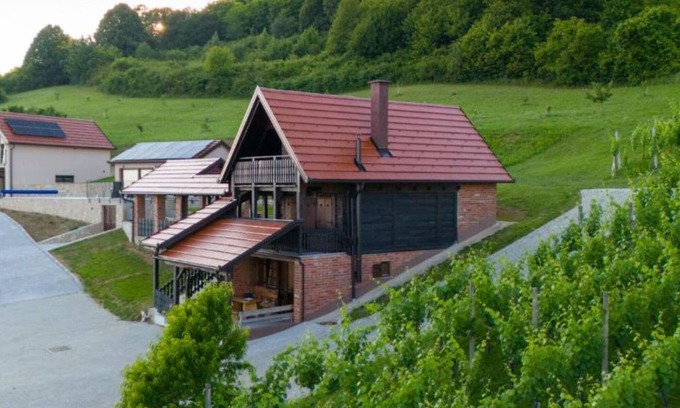 Kalnik Villa | Villa Breg - Four Bedroom Villa with Pool, Hot-Tub and Sauna