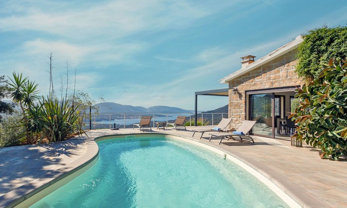 Olmeto Villa | Villa 'Bumortu' with Sea View, Wi-Fi and Air Conditioning