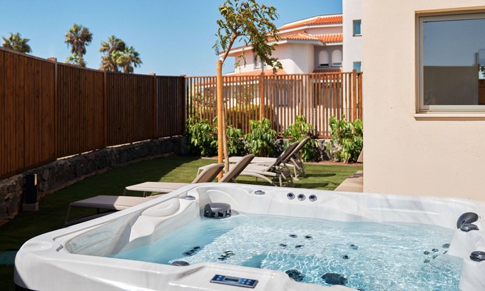 Complejo turistico Amarilla Golf Ski Chalet | Villa by the Sea, golf and sports pier