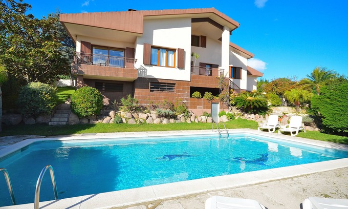 Calonge Villa | Villa 'Carme' with Sea View, Wi-Fi and Air Conditioning
