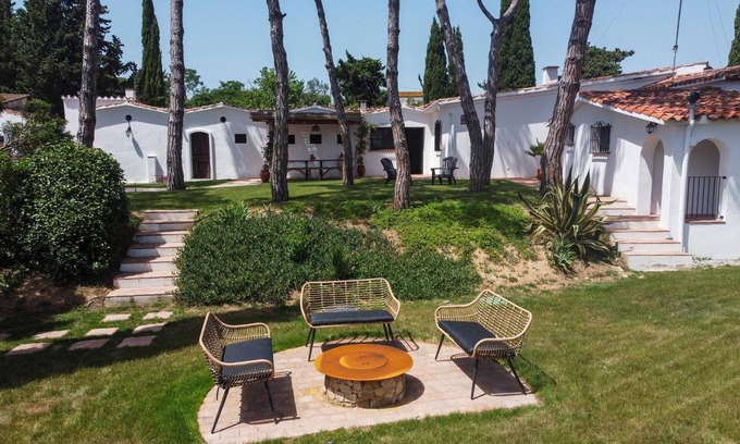 Tordera Villa | Villa 'Casa Cuatro Vientos' with Mountain Views, Wi-Fi and Air Conditioning