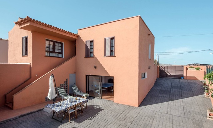 Yaco Villa | Villa ‘Casa Rural Villa María’ with Wi-Fi & Terrace; Parking Available