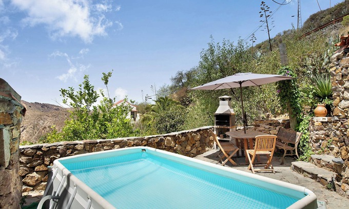 Tejeda Villa | Villa 'Casa Rural Pepita la de las Flores' with pool, terrace and Wi-Fi