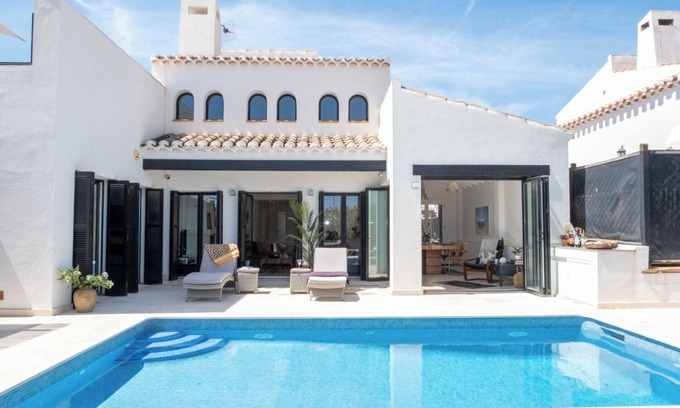 Caserio Los Tarquinos Villa | Villa 'Casa Trebol - Private Pool' with Mountain View, Wi-Fi and Air Conditioning