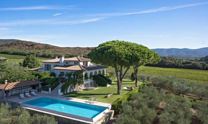 Castiglione della Pescaia Villa | Villa Castiglione beautiful modern villa with private pool, just 5 km from the sandy beaches of .