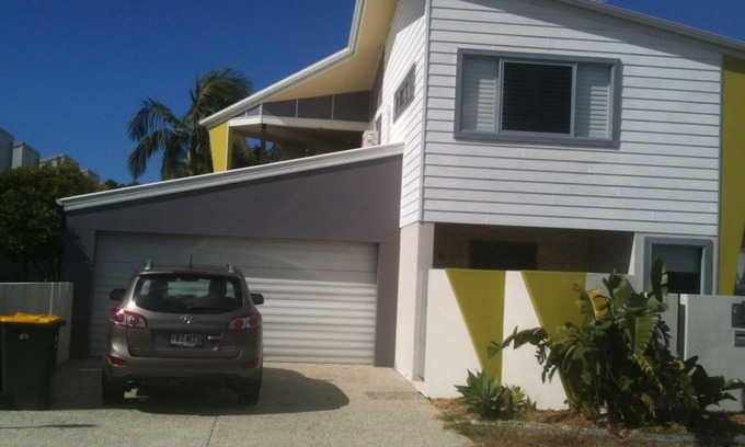 Casuarina Villa | Villa Casuarina - a short stroll to the beach