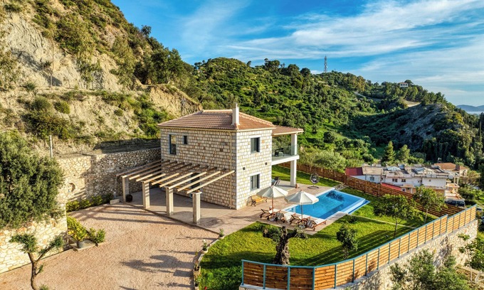 Argassi Villa | Villa Celestia Sleeps 6 with Pool