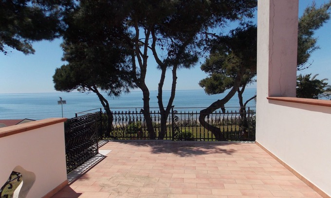 Sperlonga Villa | Villa Clara, beautiful on the sea with beautiful garden
