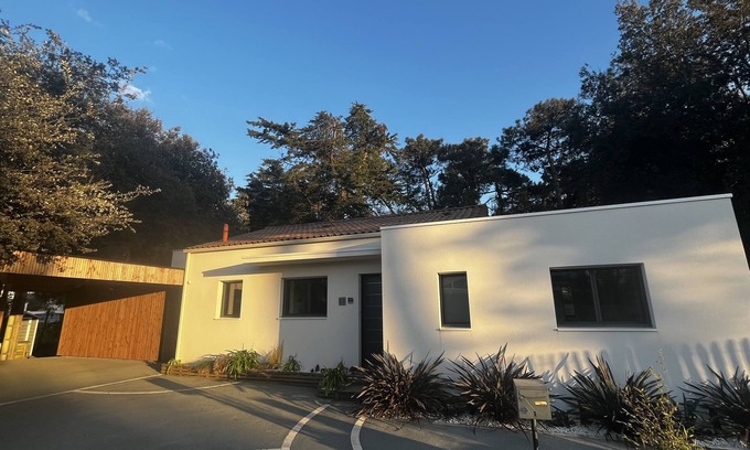 Saint-Vincent-sur-Jard House | Villa Contemporaine au Calme à Deux pas de la Côte Sauvage et des Plages