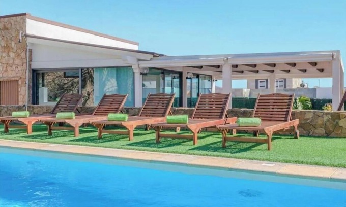 Triquivijate Villa | "VILLA COBAS", PRIVATE POOL