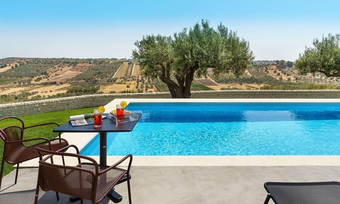 Noto Villa | Villa Colleverde - Modern vacation villa with private pool in the south of Sicily