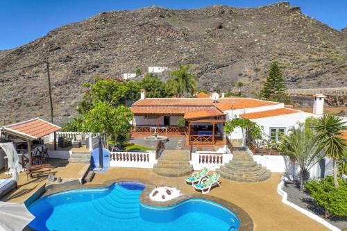 Santiago del Teide Villa | Villa Colmena by Villa Plus