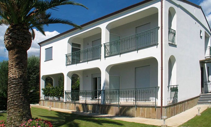 Villammare Bed & Breakfast | Villa Comics