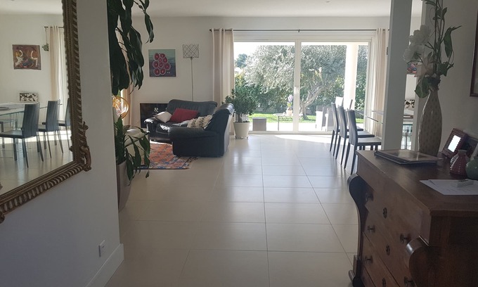 Saint-Jean-de-Vedas House | Villa Contemporaine Avec Piscine