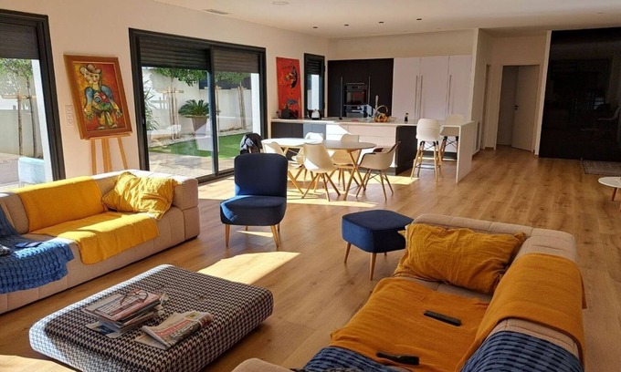 Saint-Jean-de-Vedas Villa | Villa Contemporaine au Calme