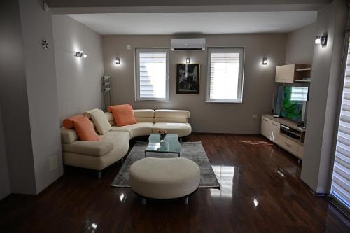 Bitola House | Villa Continental