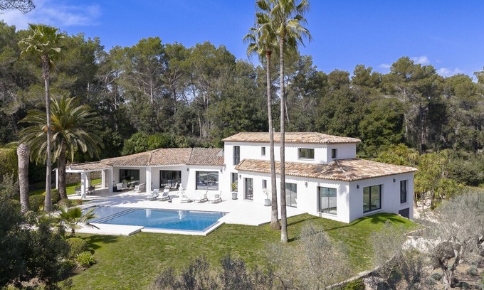 Mougins Villa | Villa Crystal - in private domain