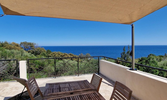 Sari-Solenzara Villa | Villa Cypress, 180° sea view, large terrace, 8-10 p