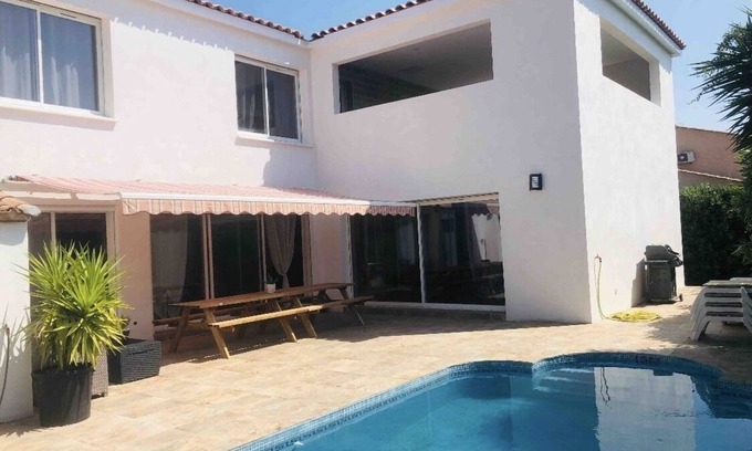 Le Grau-Du-Roi Villa | Villa d Architecte Neuve Climatisée Avec Piscine en Bord de mer