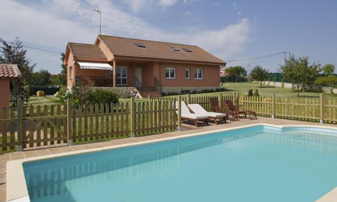 Villaviciosa Villa | Villa Dalias - Villa con piscina privada calefactada opcionalmente