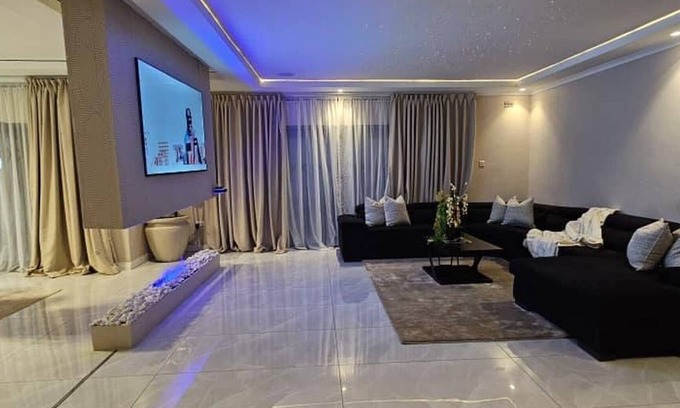 Harare House | Villa De Luna in Avondale, Lomagundi Road