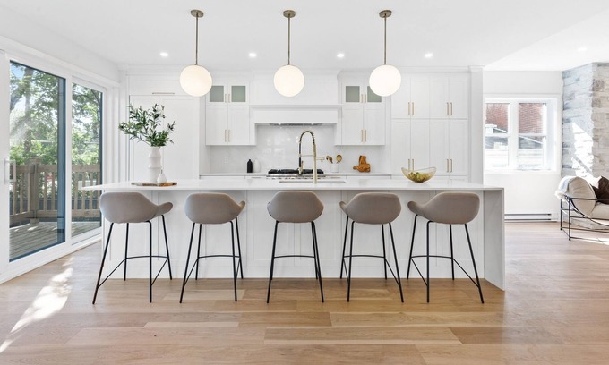 Saint-Lambert Villa | VILLA DE LUXE - 1O MIN FROM DOWNTOWN MONTREAL, QUEBEC