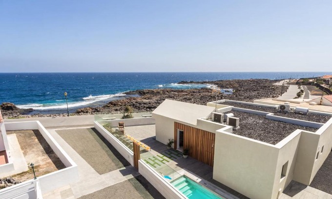Caleta de Fuste Villa | Villa Del Mar by Villa Plus