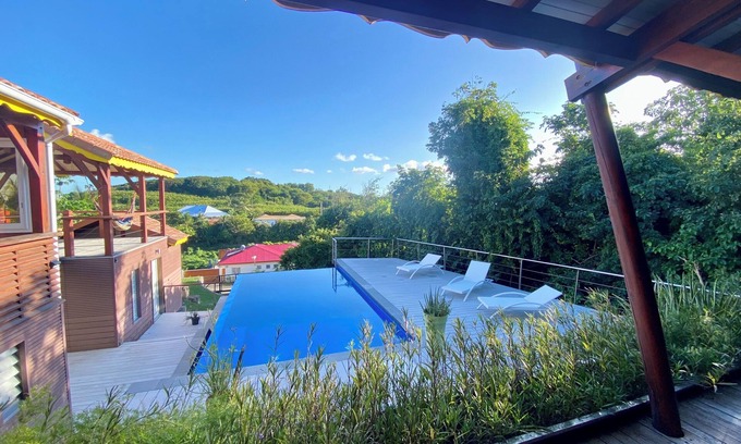 Le Moule House | VILLA DES OISEAUX near beach, surf spot, paragliding, ideal for family or friends!