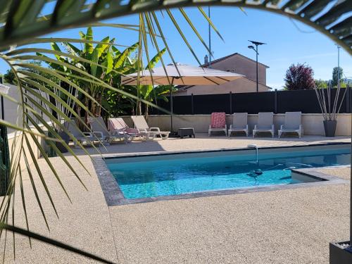 Bon-Encontre Villa | Villa des Oliviers Sublime villa avec piscine chauffée et privée et baby foot