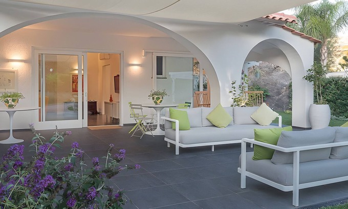 Ischia Porto Villa | Villa 'Di Charme Ischia Porto' with Shared Terrace, Wi-Fi and Air Conditioning